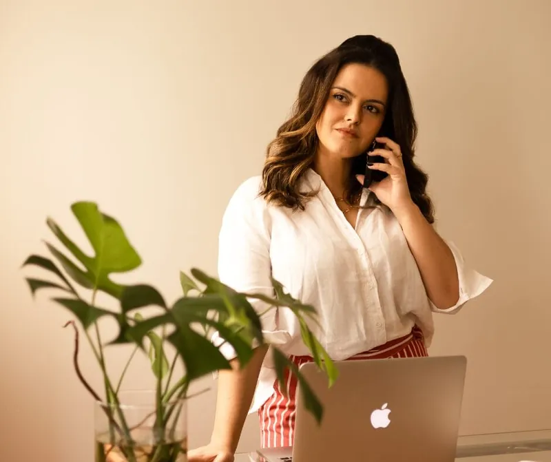 Assessoria de marketing Isa Dantas para empresas