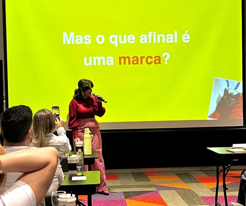 Treinamento in company de comunicação e vendas com Isa Dantas